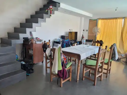 Casa 4 ambientes con 3 baños
