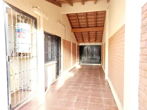 Casa 4 ambientes con 1 baño