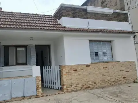 TIpo Casa- PH 3 AMBIENTES FRENTE, PATIO