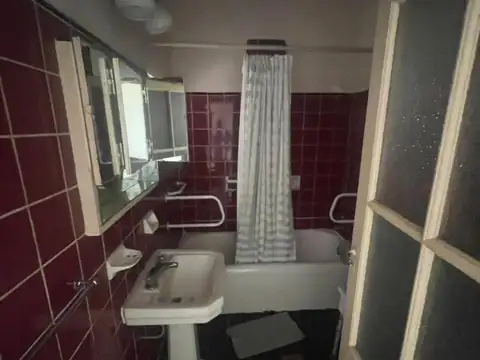 CASA 4 DORMITORIOS /ESRITORIO/TERRAZA