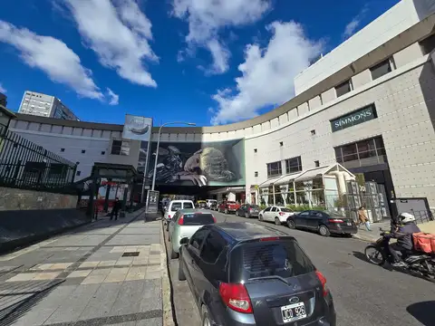 Cochera cubierta fija al lado del Alto Palermo Shopping
