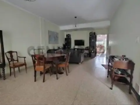 11 e/531 y 32 100, Piso 0