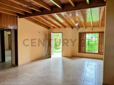 Casa en Venta con 3 cocheras