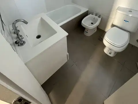 VILLA DEL PARQUE. CONCORDIA 2700 PISO 1 AMB. A ESTRENAR CON BALCON