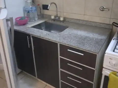 DEPARTAMENTO PLANTA BAJA UN DORMITORIO CON PATIO Y COCHERA