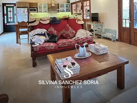 Casa en Venta con 2 cocheras