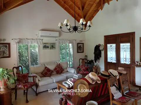 Casa en Venta con 2 cocheras