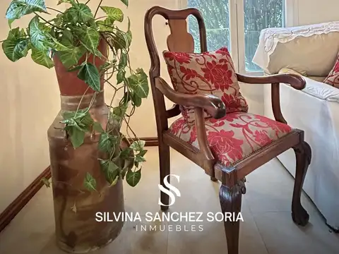 Casa en Venta con 2 cocheras