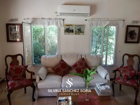 Casa en Venta con 2 cocheras