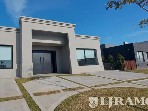 CASA EN ALQUILER SIN MUEBLES. PUERTOS ESCOBAR.