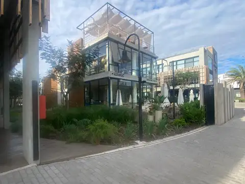 EXCELENTE LOCAL EN ALQUILER COMPLEJO BELLA VISTA PLAZA 