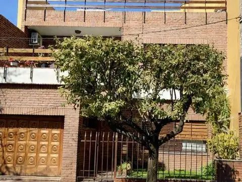 Casa 6 amb, Cochera, Parrilla y Terraza