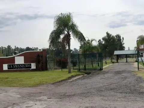 VENTA Terreno de 2000 metros, en Club de Campo "La Amanecida"