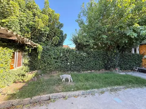 PH en PB con gran parque desc. quincho y parrilla.