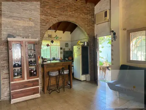 Casa 3 ambientes con 1 baño