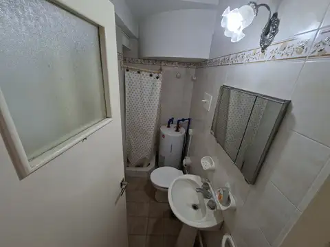 DEPARTAMENTO EN ALQUILER DE TRES AMBIENTES POR 12 MESES.-