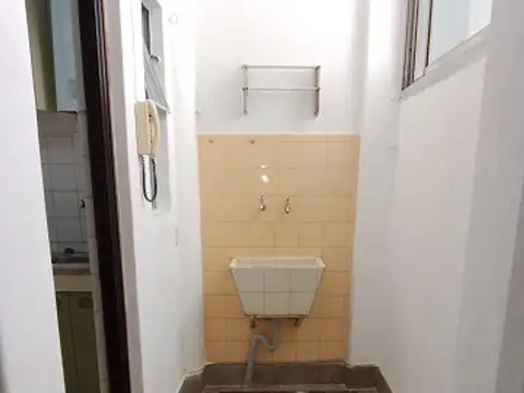 Bernardo De Irigoyen 1500, Piso 1