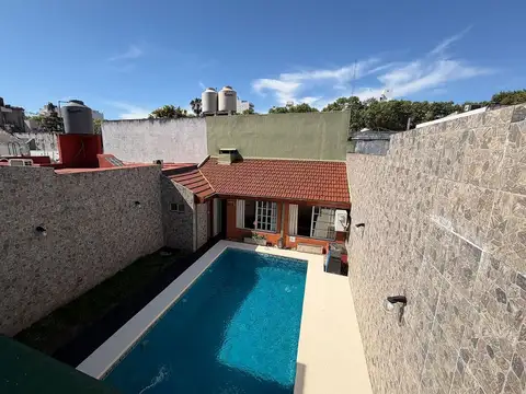 Casa 5 ambientes con 4 baños