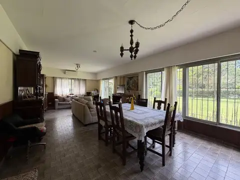 Casa 5 ambientes con 3 baños