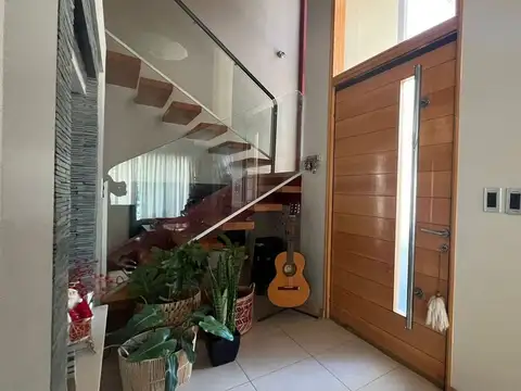 Casa en Venta en Mendoza, USD 300.000