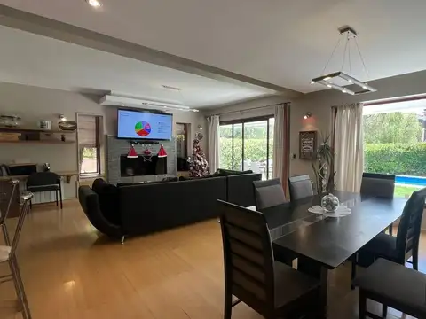 Casa en Venta con 1 cochera