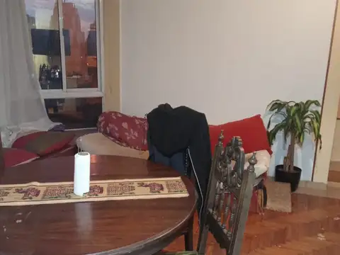 Departamento 2 amb. al frente con balcón, parrilla, 2 baños, dorm. en suite