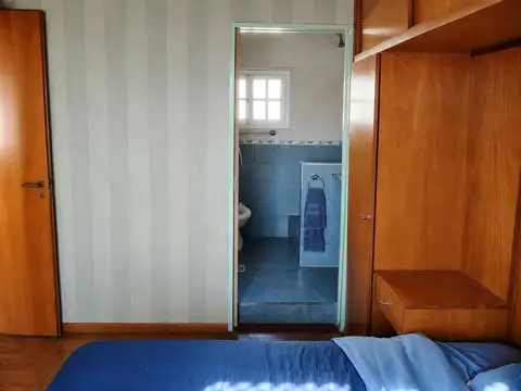Departamento 2 amb. al frente con balcón, parrilla, 2 baños, dorm. en suite