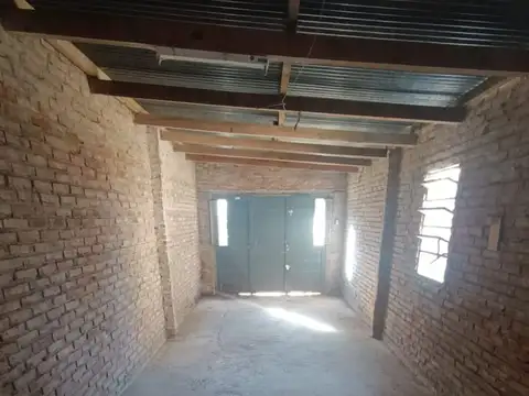 Casa 5 ambientes con 1 baño