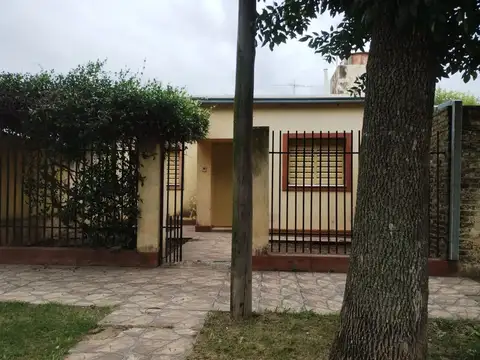 VENTA DE CASA EN AURELIA