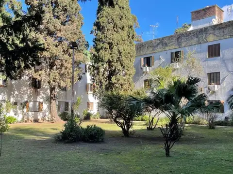 Directorio 1800, Piso PB