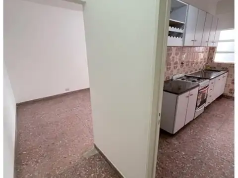 Av San Martín 2700, Piso 1