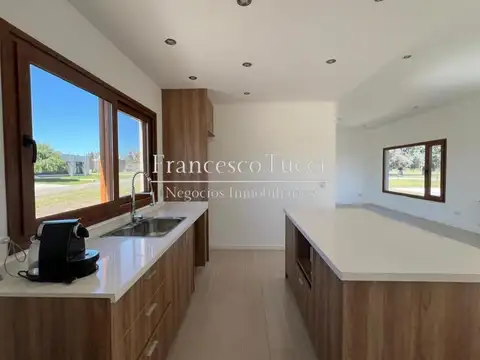 Casa en Venta en San Roque, USD 230.000