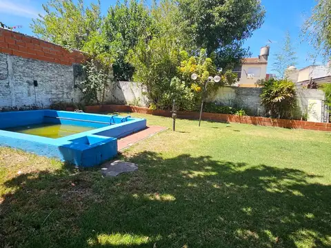 Casa en Venta con 3 cocheras