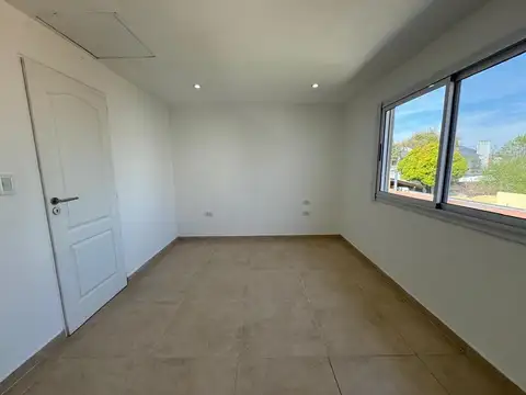 Departamento en Alquiler en Rafael Calzada, $ 650.000