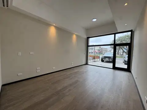 ALQUILER COMPLEJO COMERCIAL + OFICINAS + GALPÓN