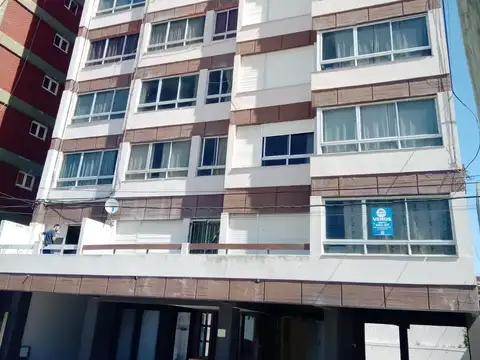 Departamento 50 Mts Del Mar 5 Personas Con Cochera, Dos Dormitorios