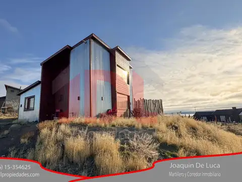 Vivienda tres dormitorio + container equipado