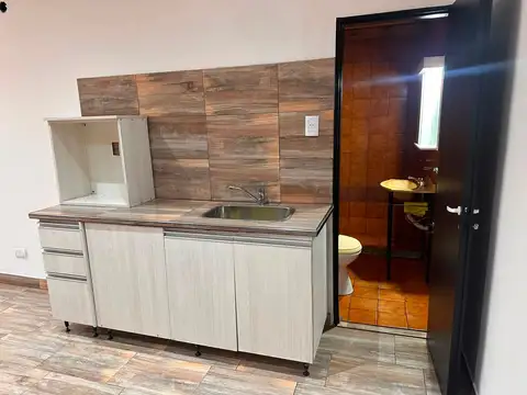 Local en Alquiler en Pablo Podesta, $ 1.700.000