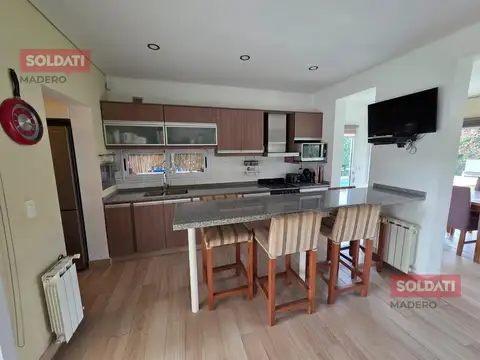 Casa en Venta con 4 cocheras