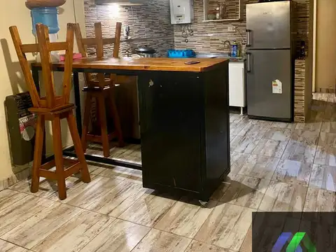 Casa 6 ambientes con 2 baños