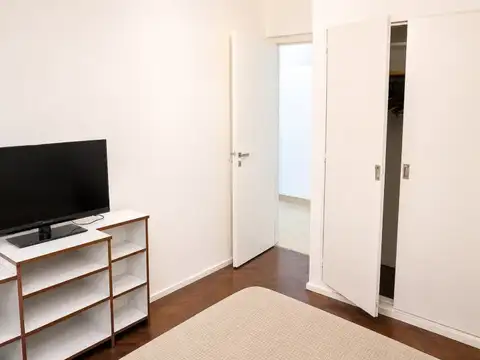 Villa Crespo, Av Corrientes 4800, 5 amb, 120m2, u$s 1.100 + Expensas + Servicios. Contrato mini...