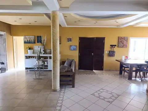 Casa 6 ambientes con 3 baños