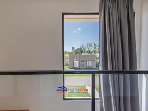 Casa en Venta con 4 cocheras
