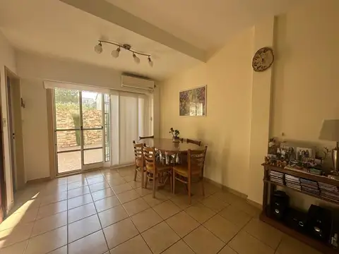 Depto Tipo Casa en Venta con 2 cocheras
