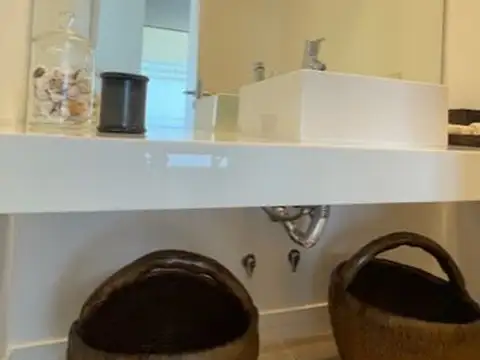 Departamento 4 ambientes con 4 baños