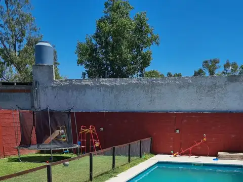 VENTA CASA PILETA QUINCHO 4 AMB. - C.SPEGAZZINI