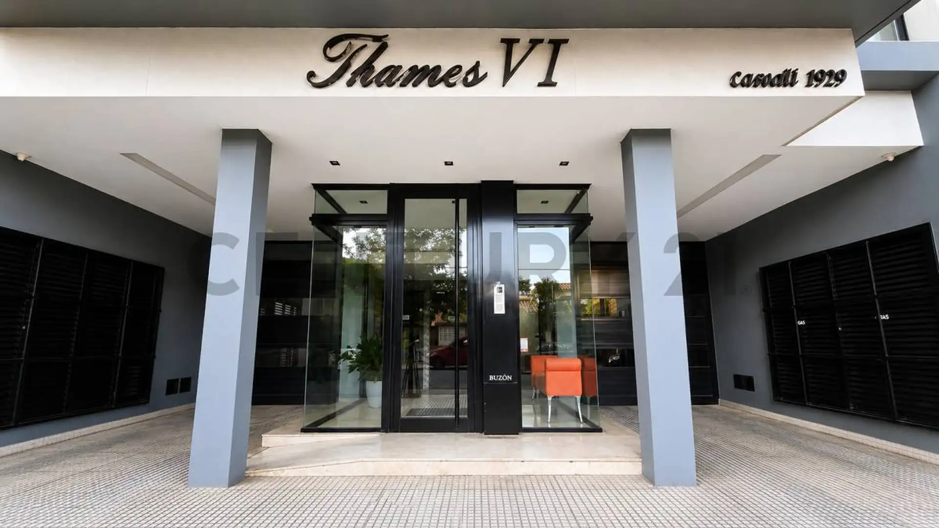 VENTA DEPARTAMENTO 4 AMBIENTES AL FRENTE CON COCHERA DOBLE