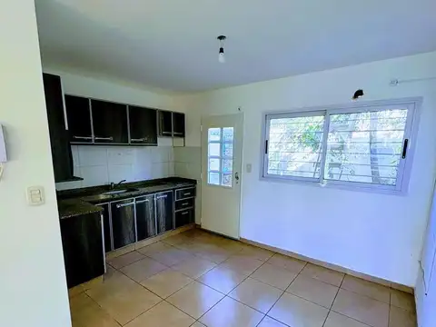 Depto Tipo Casa en Venta con 1 cocheras