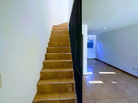 Depto Tipo Casa en Venta 4 años