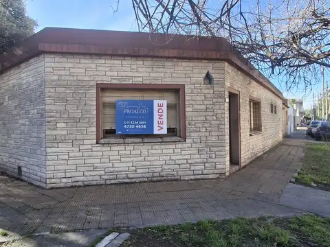 Casa 5 amb lote ppio c/ patio, quincho y entrada auto.